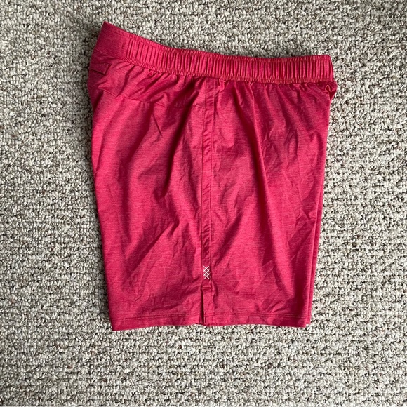Rhone Red Men’s Shorts Size Medium - Picture 7 of 9